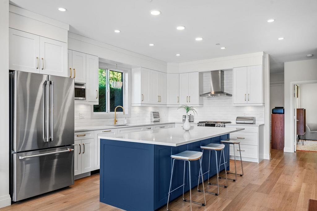 15541 OXENHAM AVENUE, White Rock