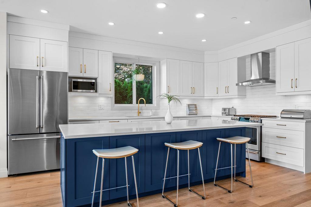 15541 OXENHAM AVENUE, White Rock