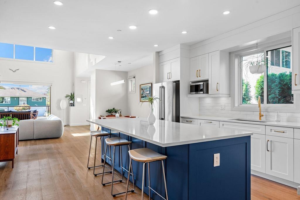 15541 OXENHAM AVENUE, White Rock