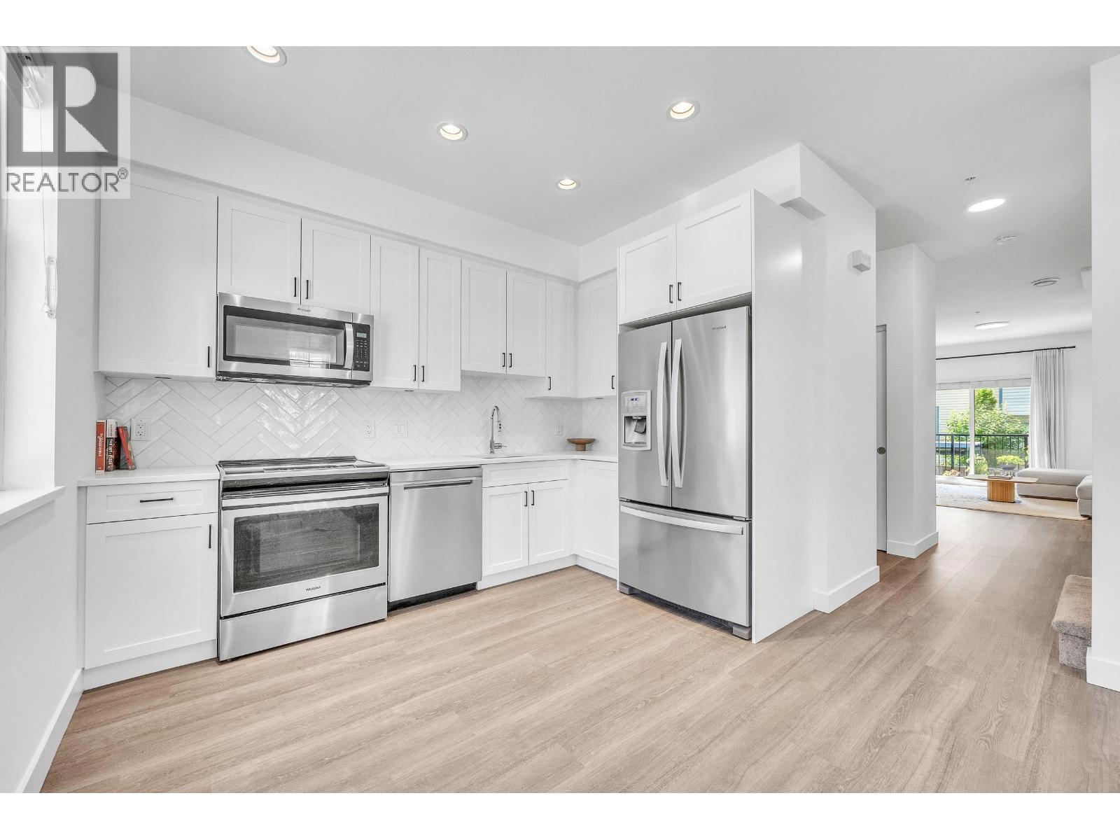 11 1818 HARBOUR STREET, Port Coquitlam