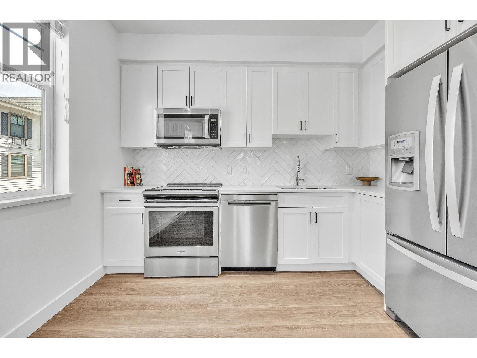 11 1818 HARBOUR STREET, Port Coquitlam