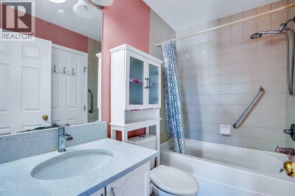 Single Family House Bi-level for Sale in  Taracove Road NE Taradale Calgary 