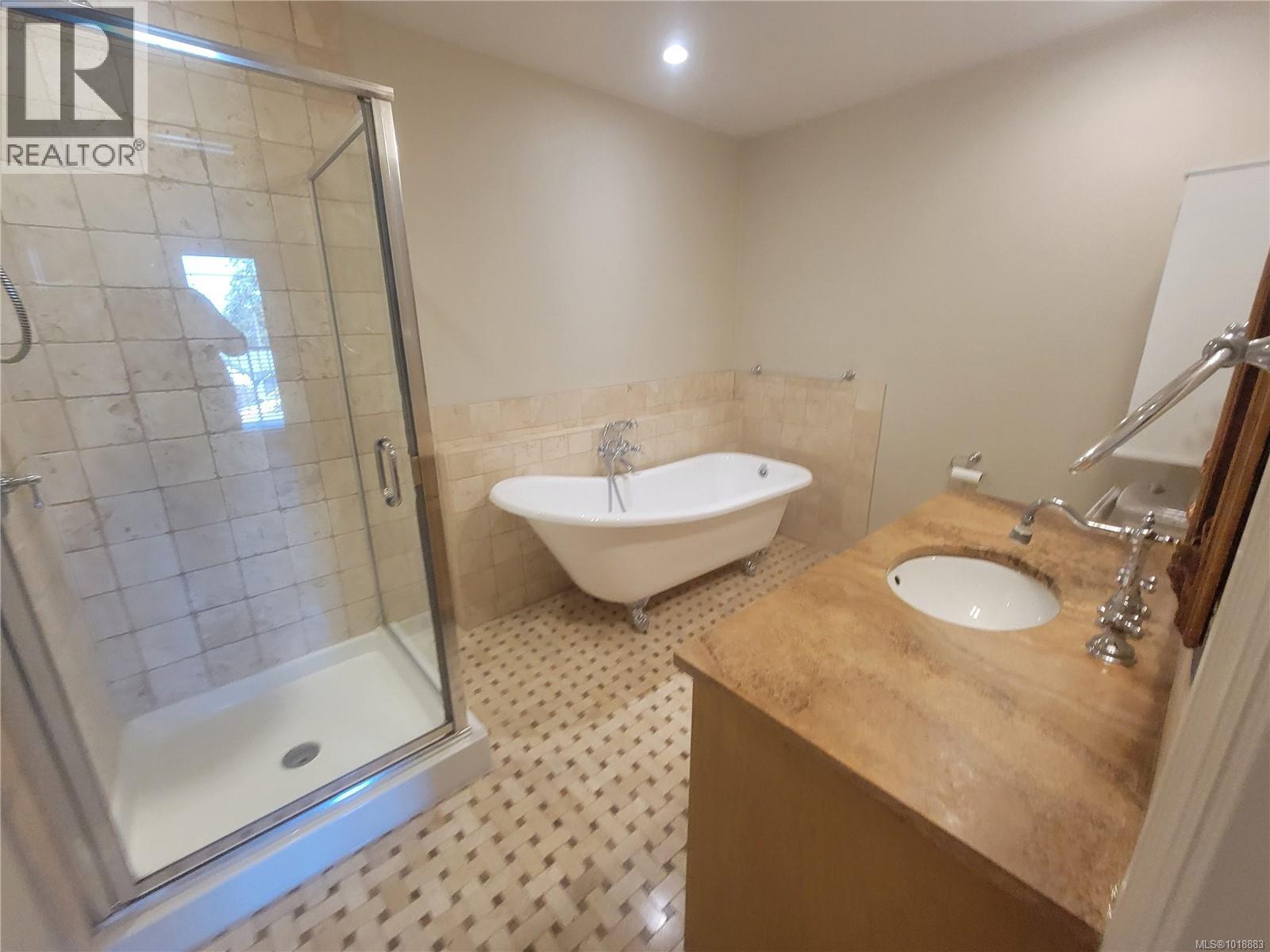 #205 2006 TROON CRT - 10