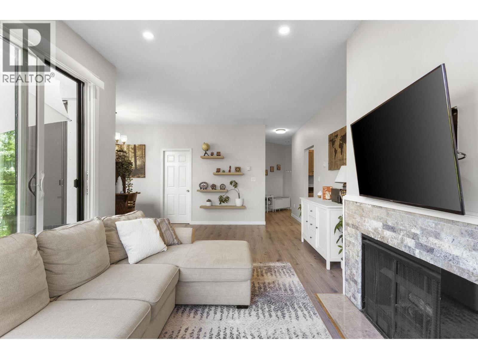 426 1150 QUAYSIDE DRIVE, New Westminster