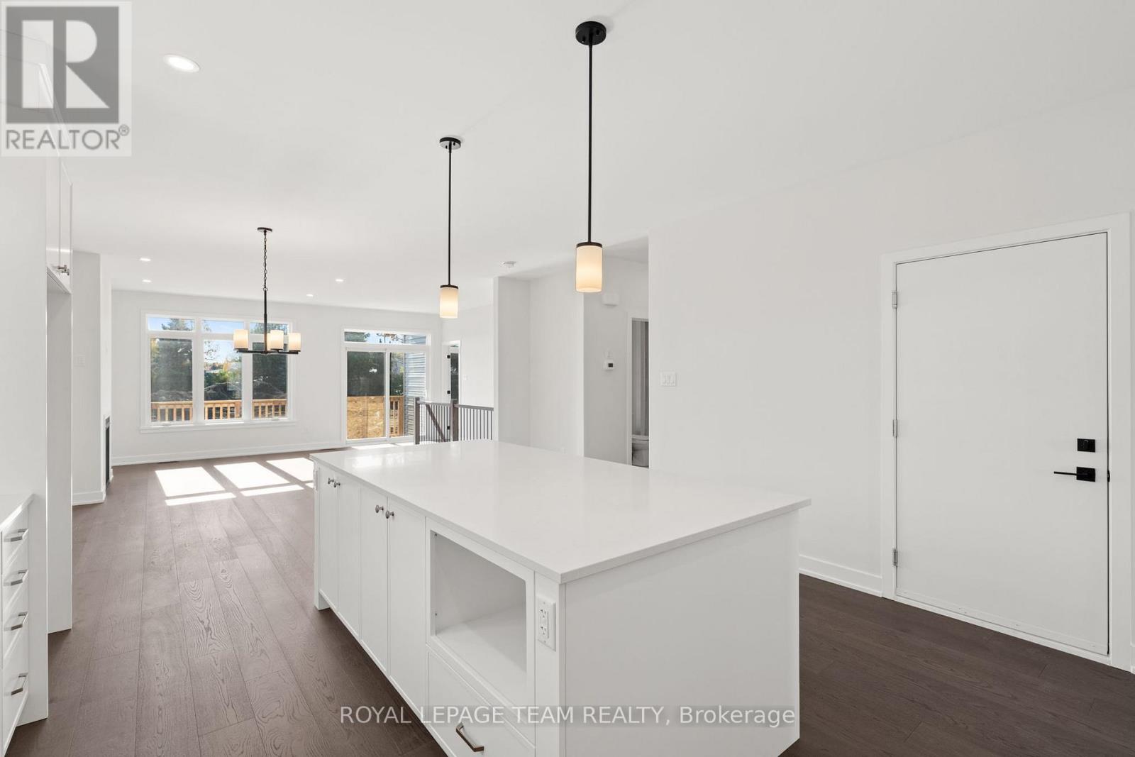 1054 TURNER DRIVE - 14