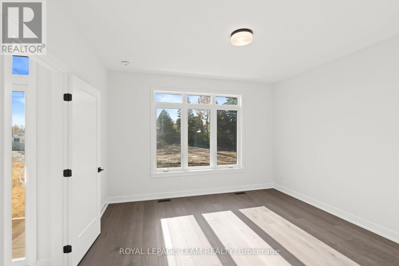 1054 TURNER DRIVE - 23