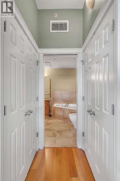 Single Family House for Sale in   Hemlock Crescent SW Spruce Cliff Calgary 