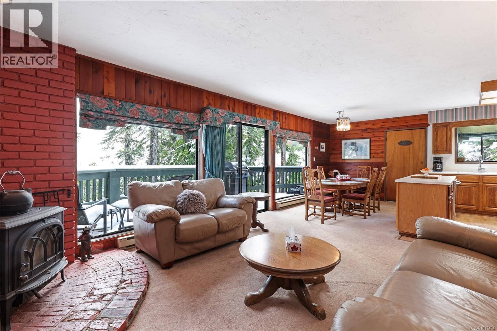 706 Glacier View Close, Courtenay