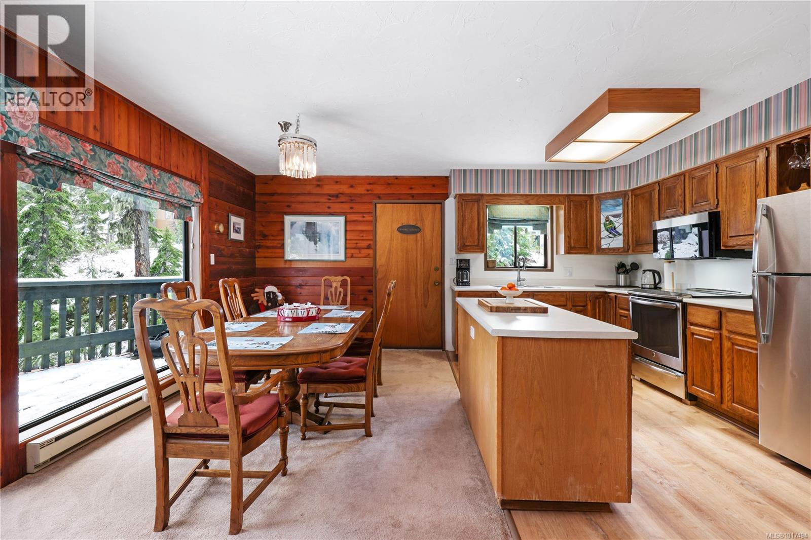 706 Glacier View Close, Courtenay