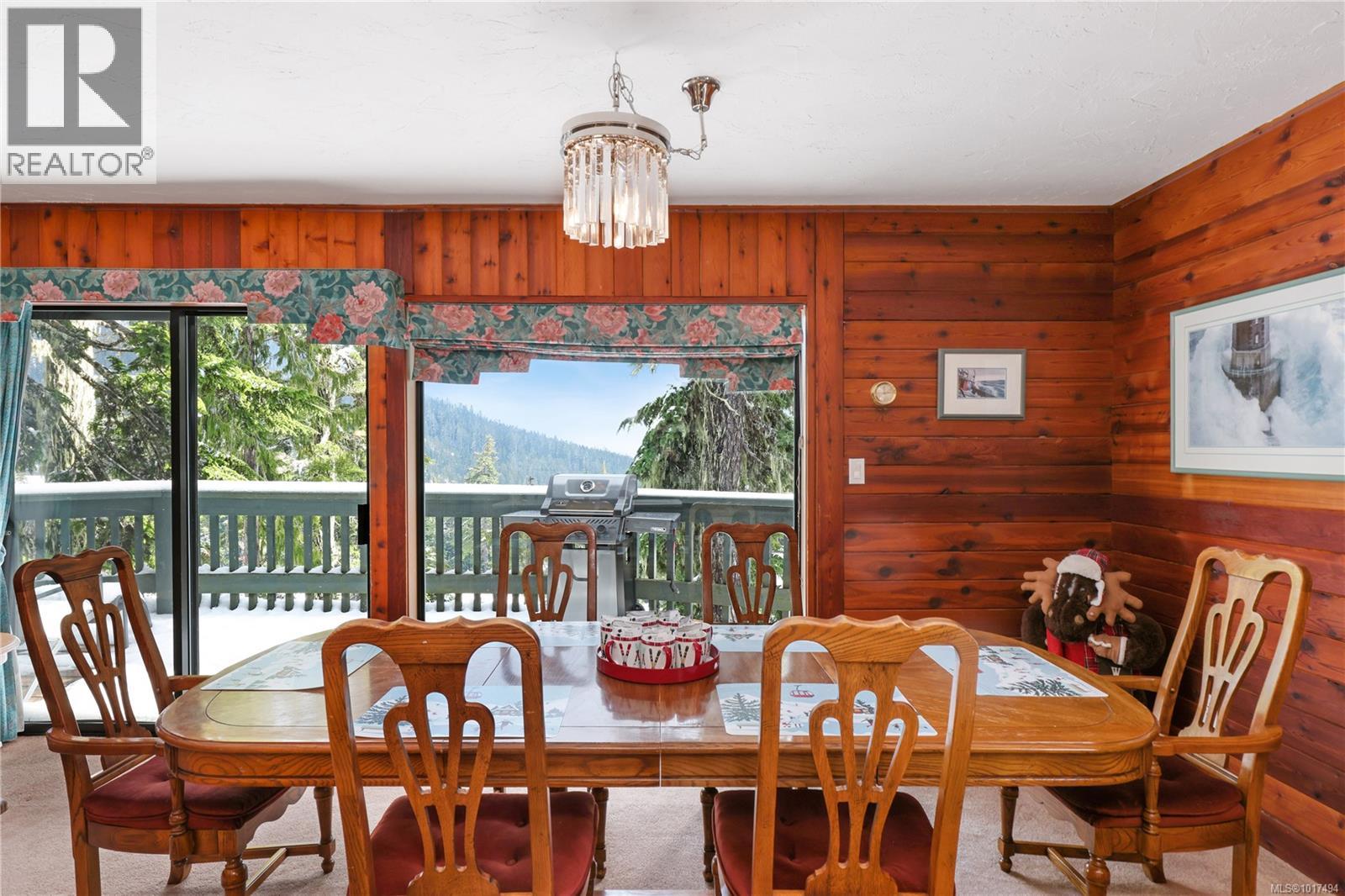 706 Glacier View Close, Courtenay