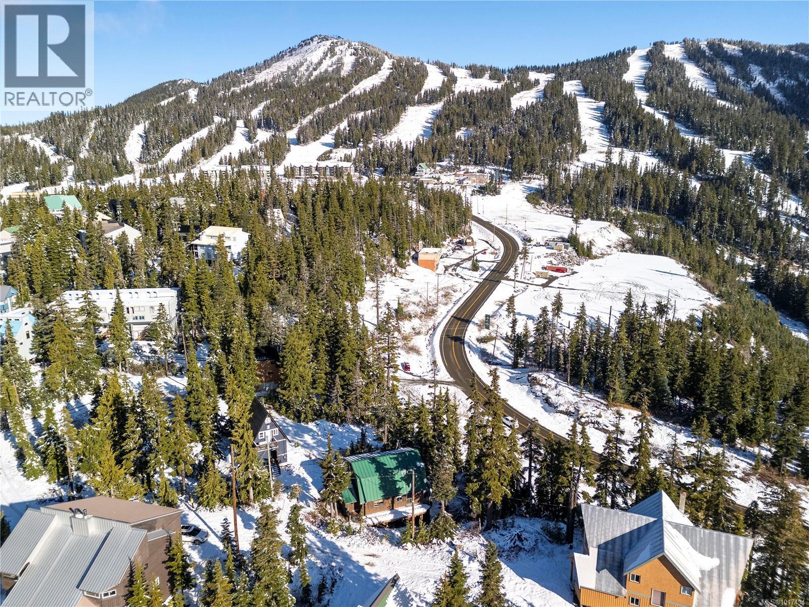 706 Glacier View Close, Courtenay