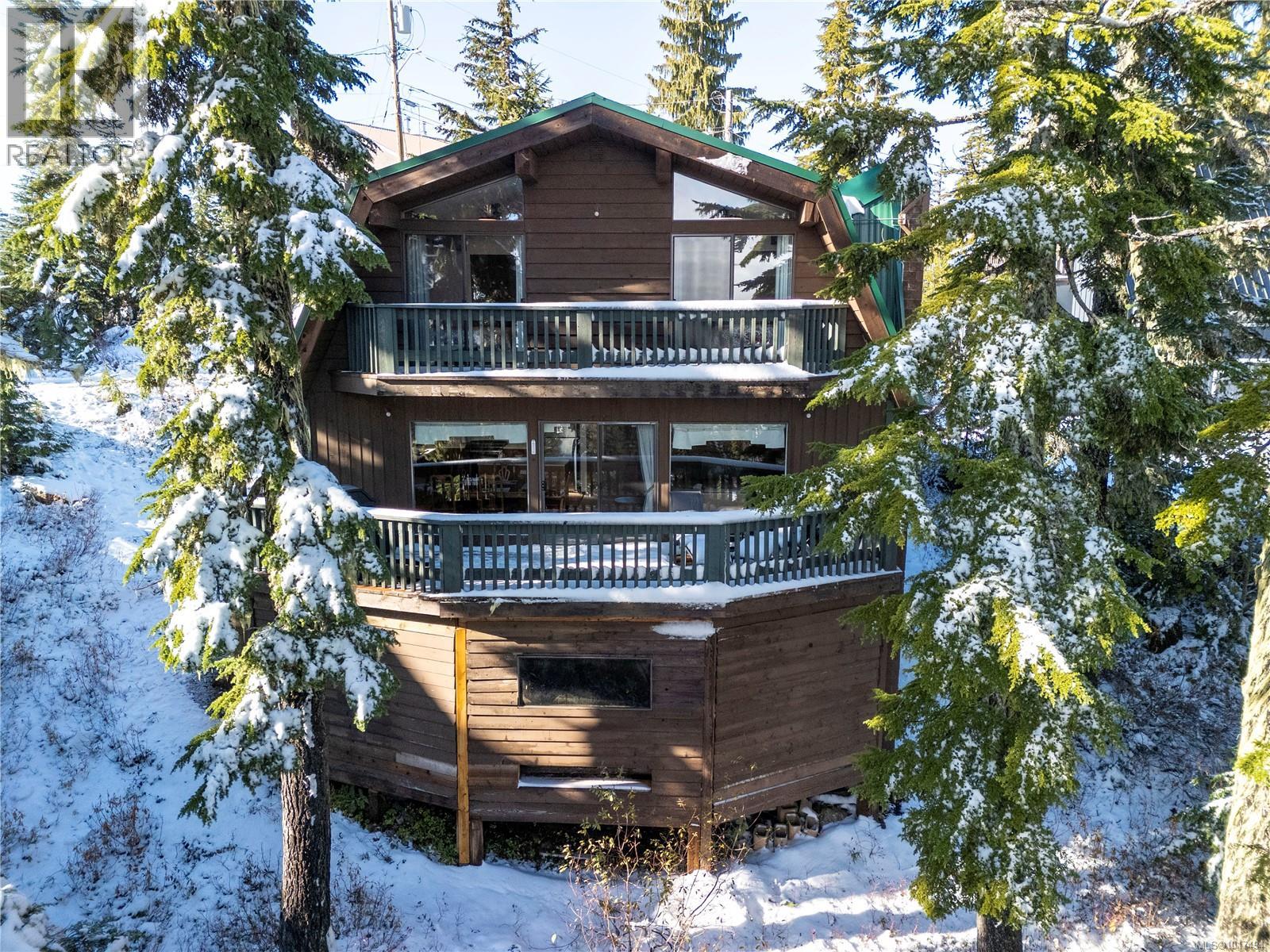 706 Glacier View Close, Courtenay