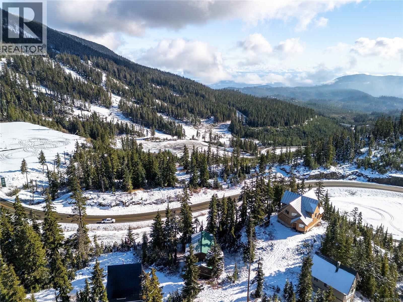 706 Glacier View Close, Courtenay