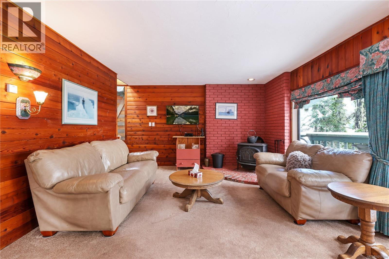 706 Glacier View Close, Courtenay