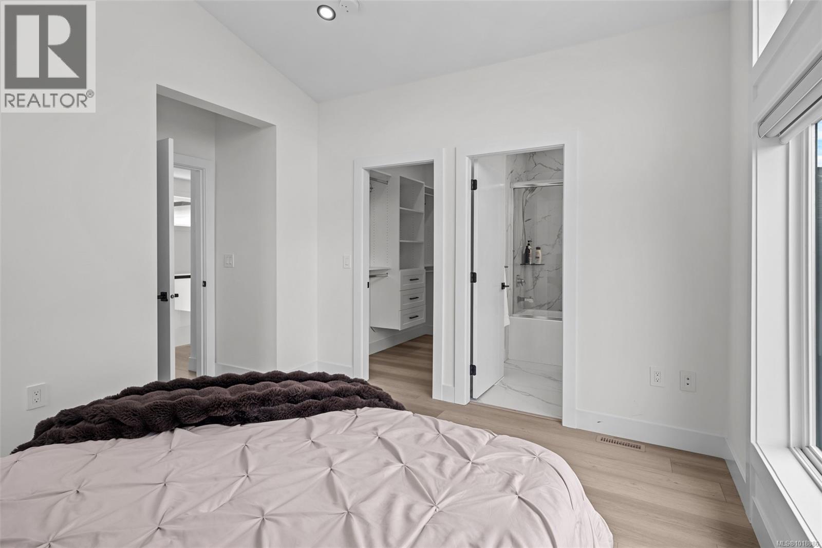 2197 NAVIGATORS RISE - 54