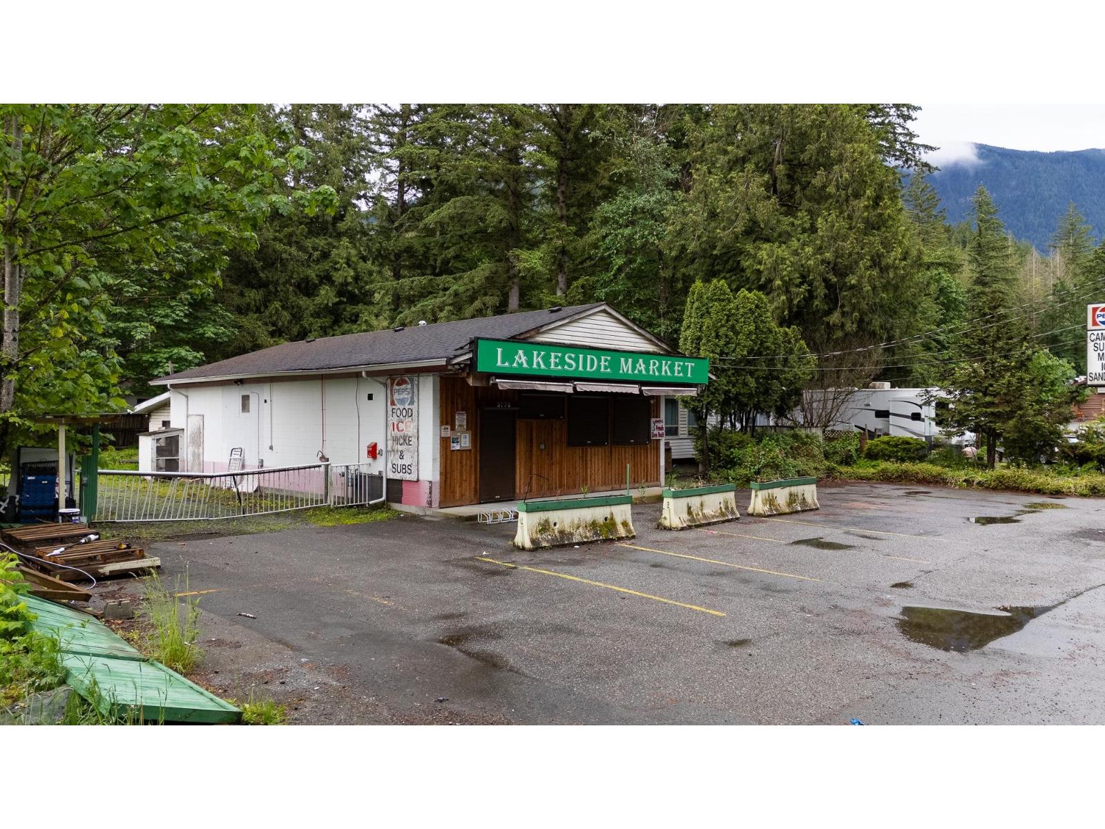 3776 COLUMBIA VALLEY ROAD, Cultus Lake North, Cultus Lake