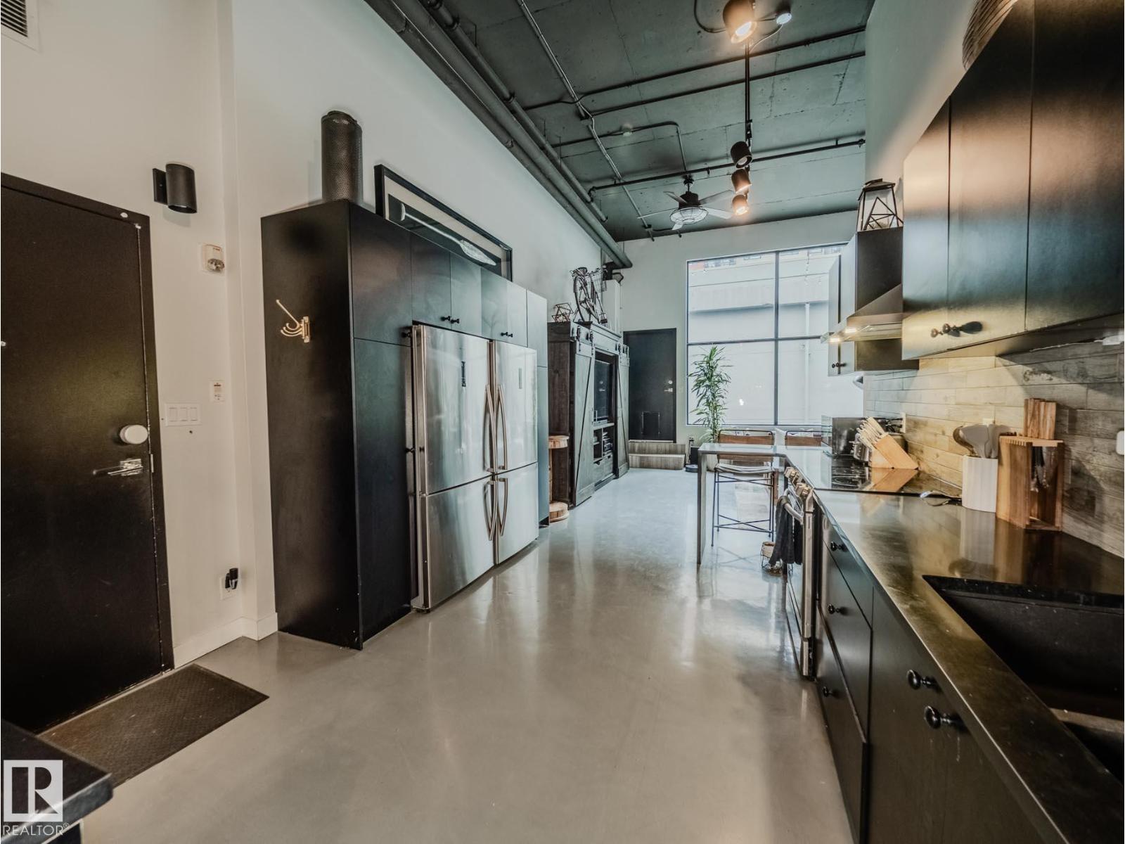 #1001 10179 105 ST NW, Edmonton