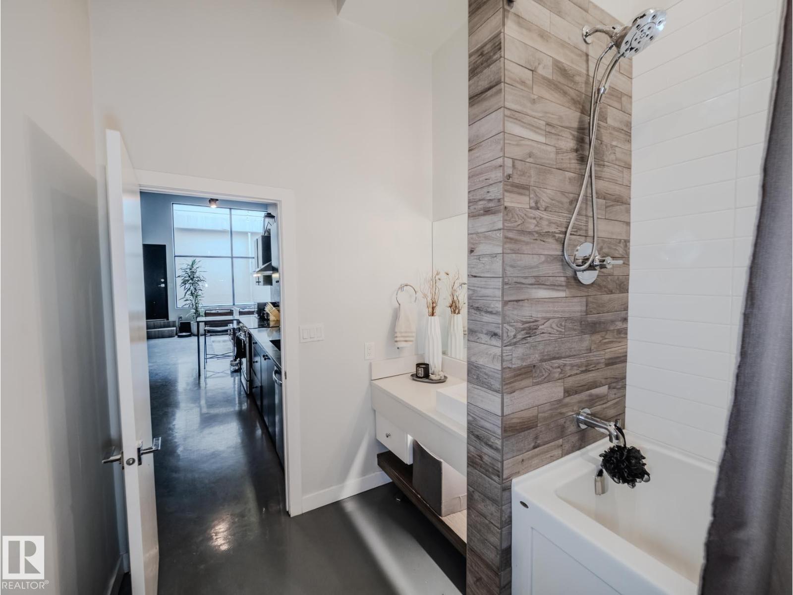 #1001 10179 105 ST NW, Edmonton