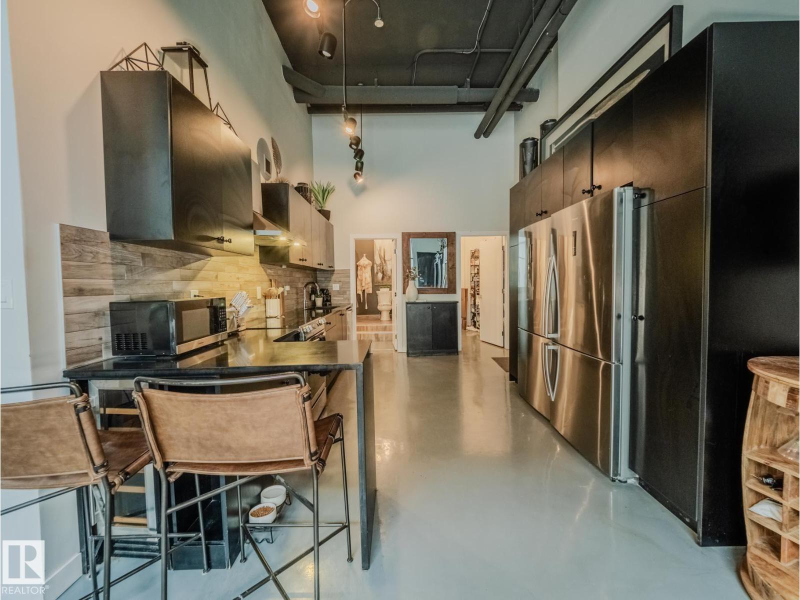 #1001 10179 105 ST NW, Edmonton