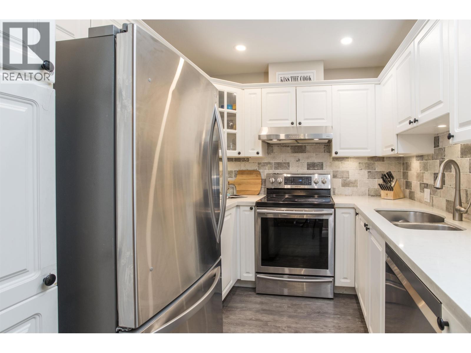 #212-4770 52A Street, Delta