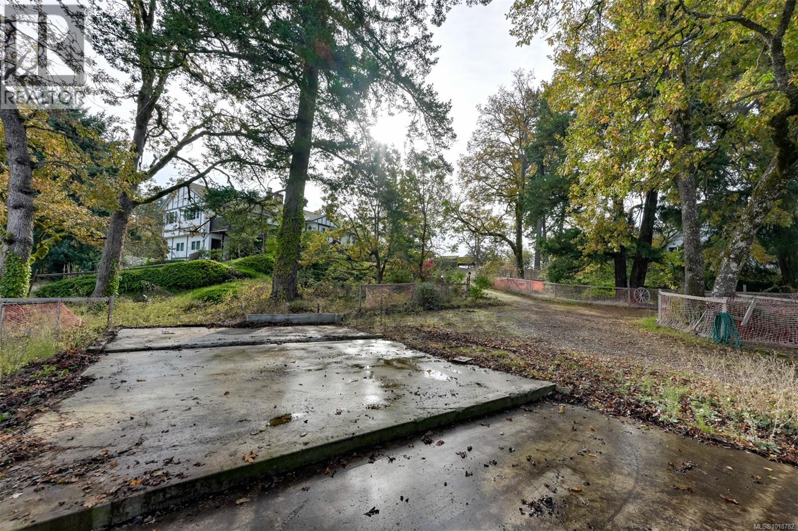  3845 Wilkinson Road, Saanich