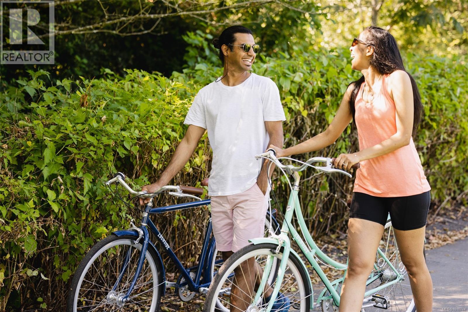 110 3226 Shelbourne Street, Saanich