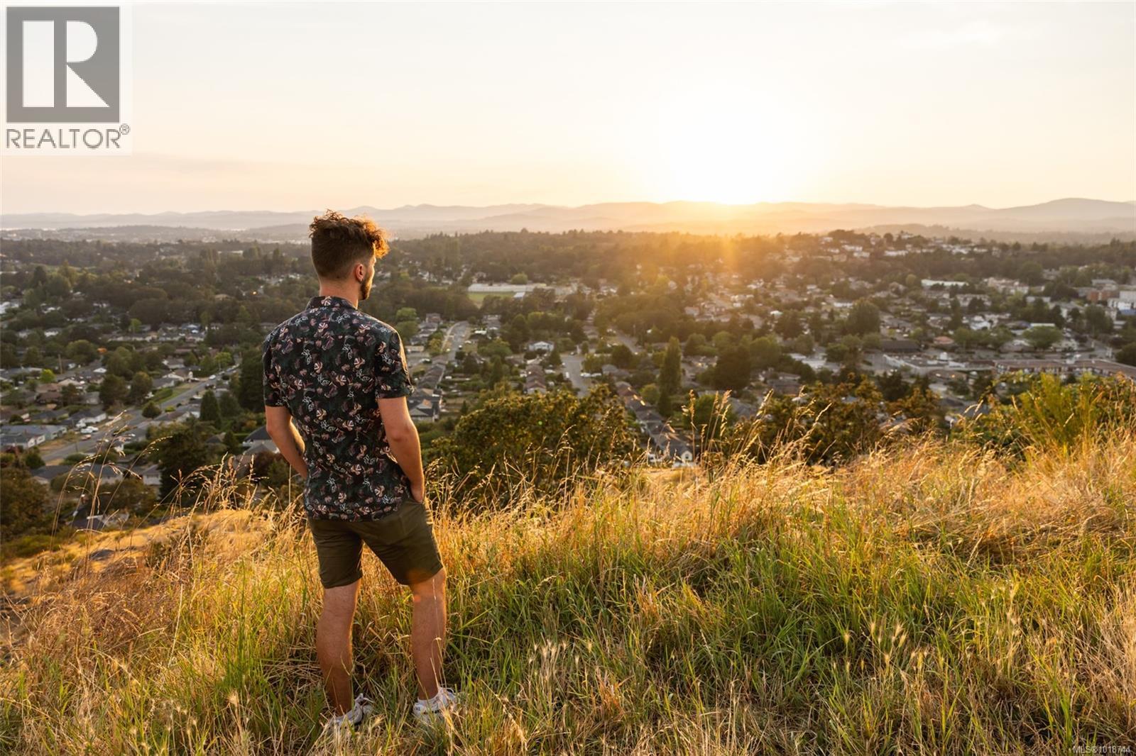 110 3226 Shelbourne Street, Saanich