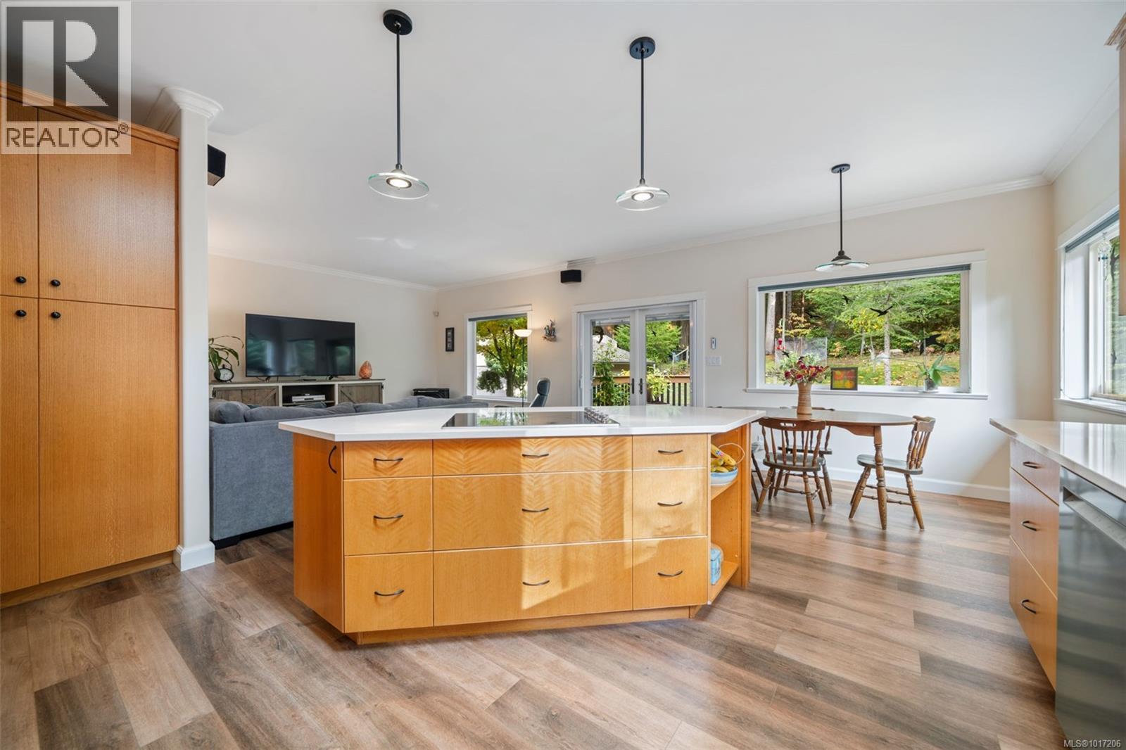 1193 Garden Gate Dr, Central Saanich