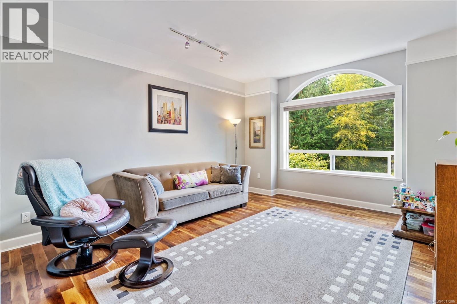 1193 Garden Gate Dr, Central Saanich