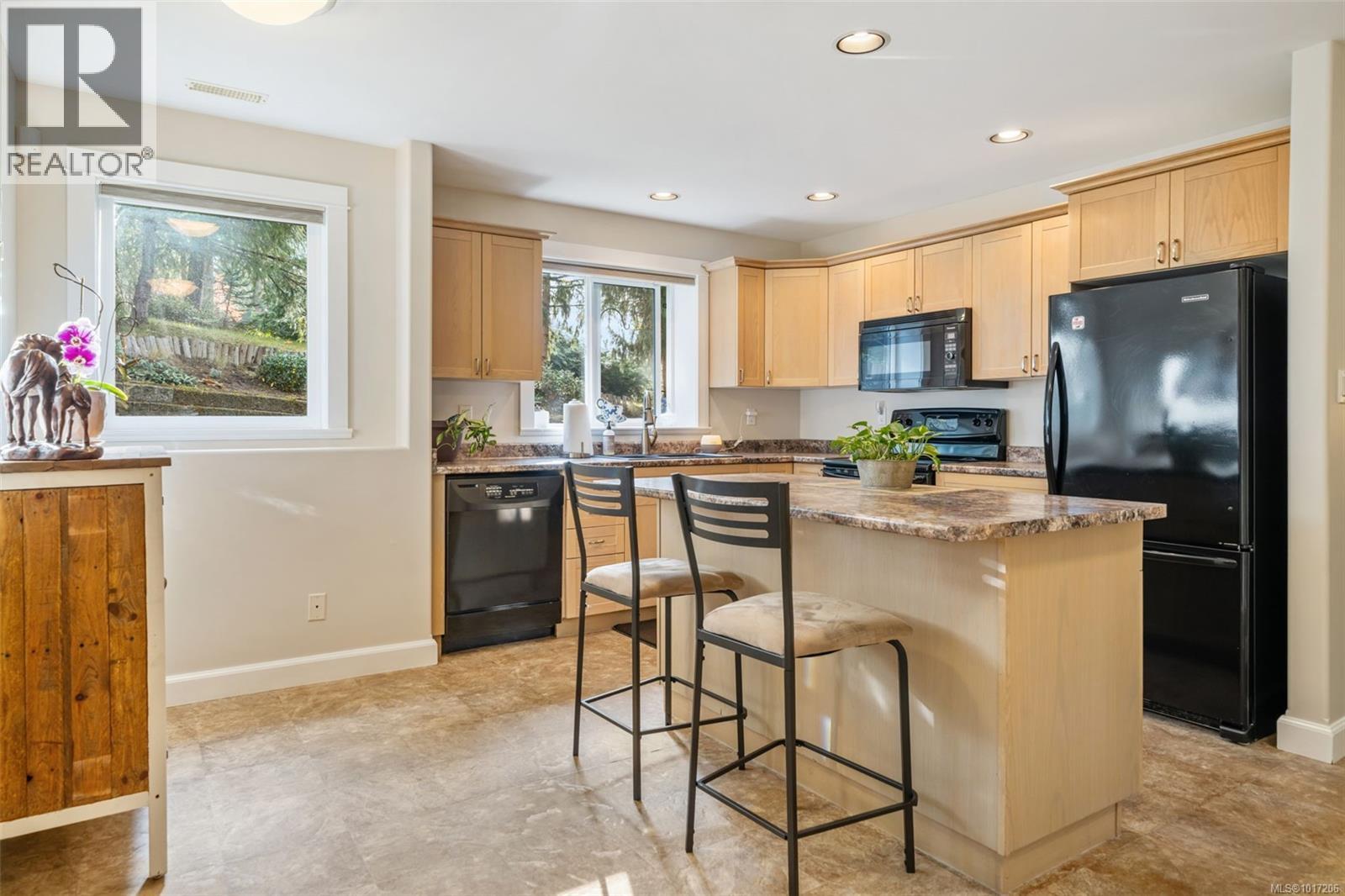 1193 Garden Gate Dr, Central Saanich
