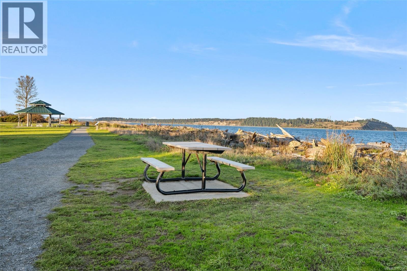 1193 Garden Gate Dr, Central Saanich