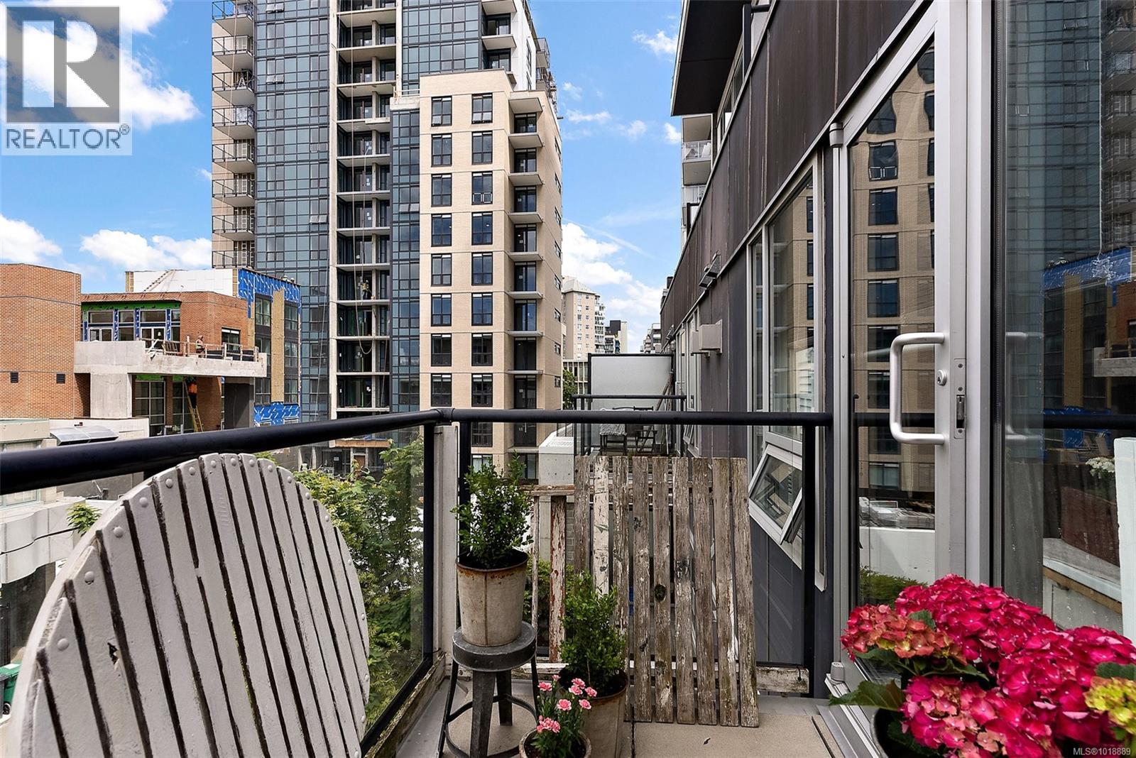 #306 932 JOHNSON ST - 15