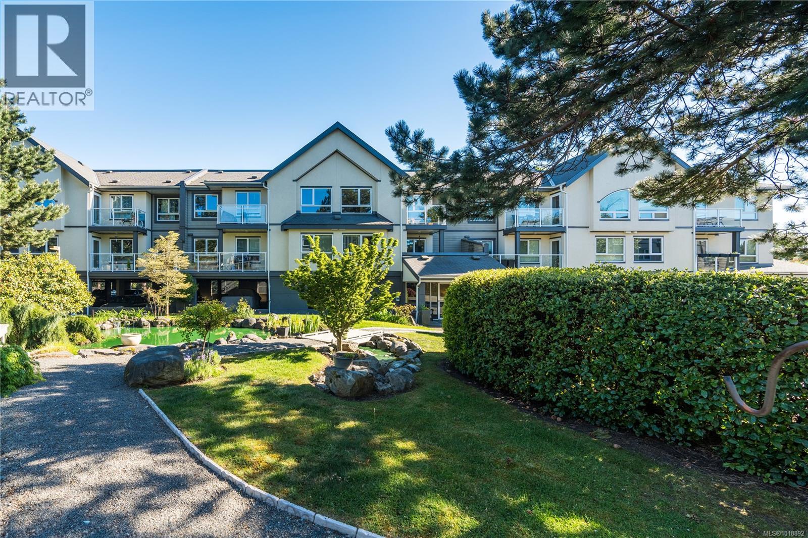 220 2245 James White Boulevard, Sidney