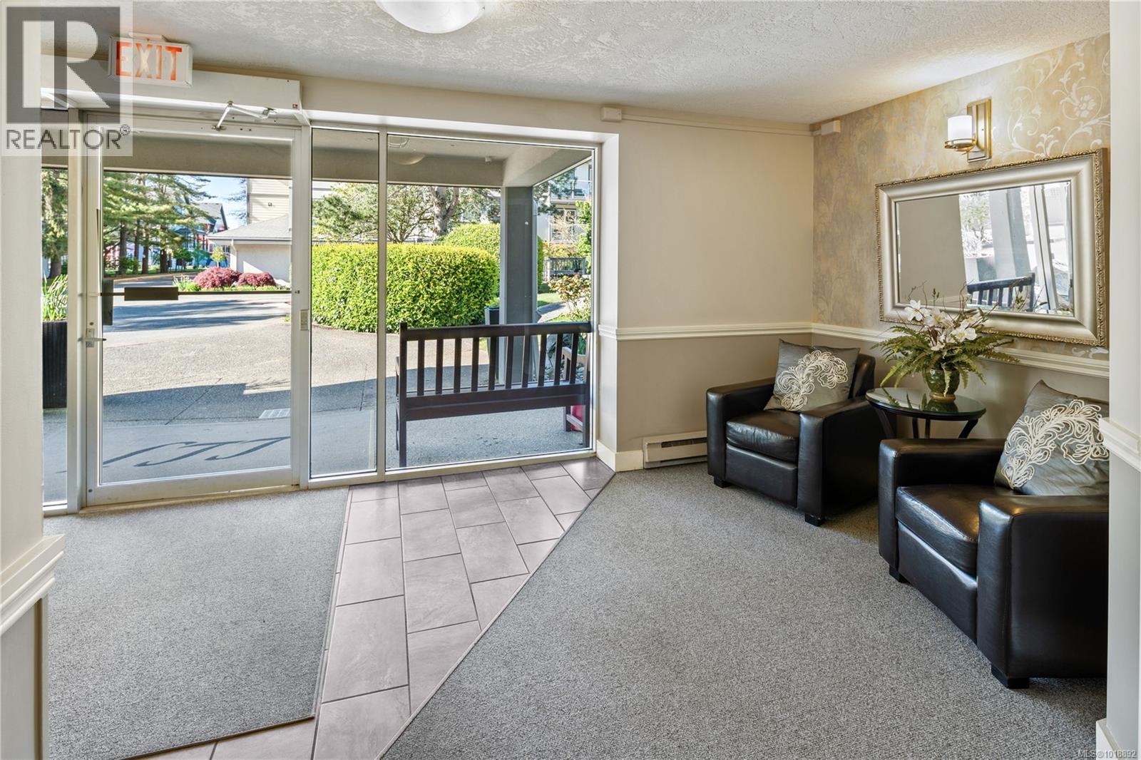 220 2245 James White Boulevard, Sidney