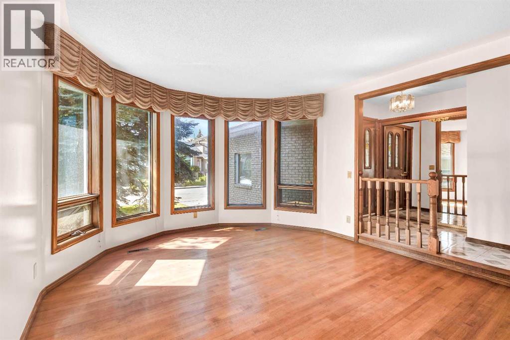 Single Family House Bungalow for Sale in  Edgebrook Road NW Edgemont Calgary 