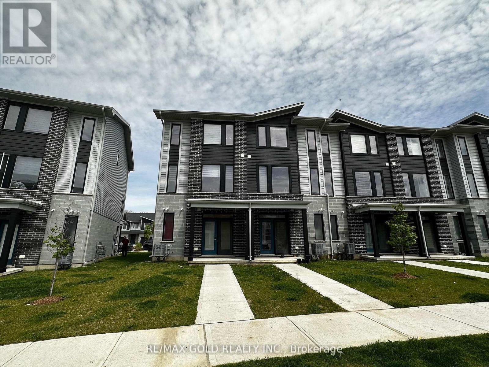 160 - 177 EDGEVALLEY ROAD - Photo 2 of 18, London East (East D), Ontario