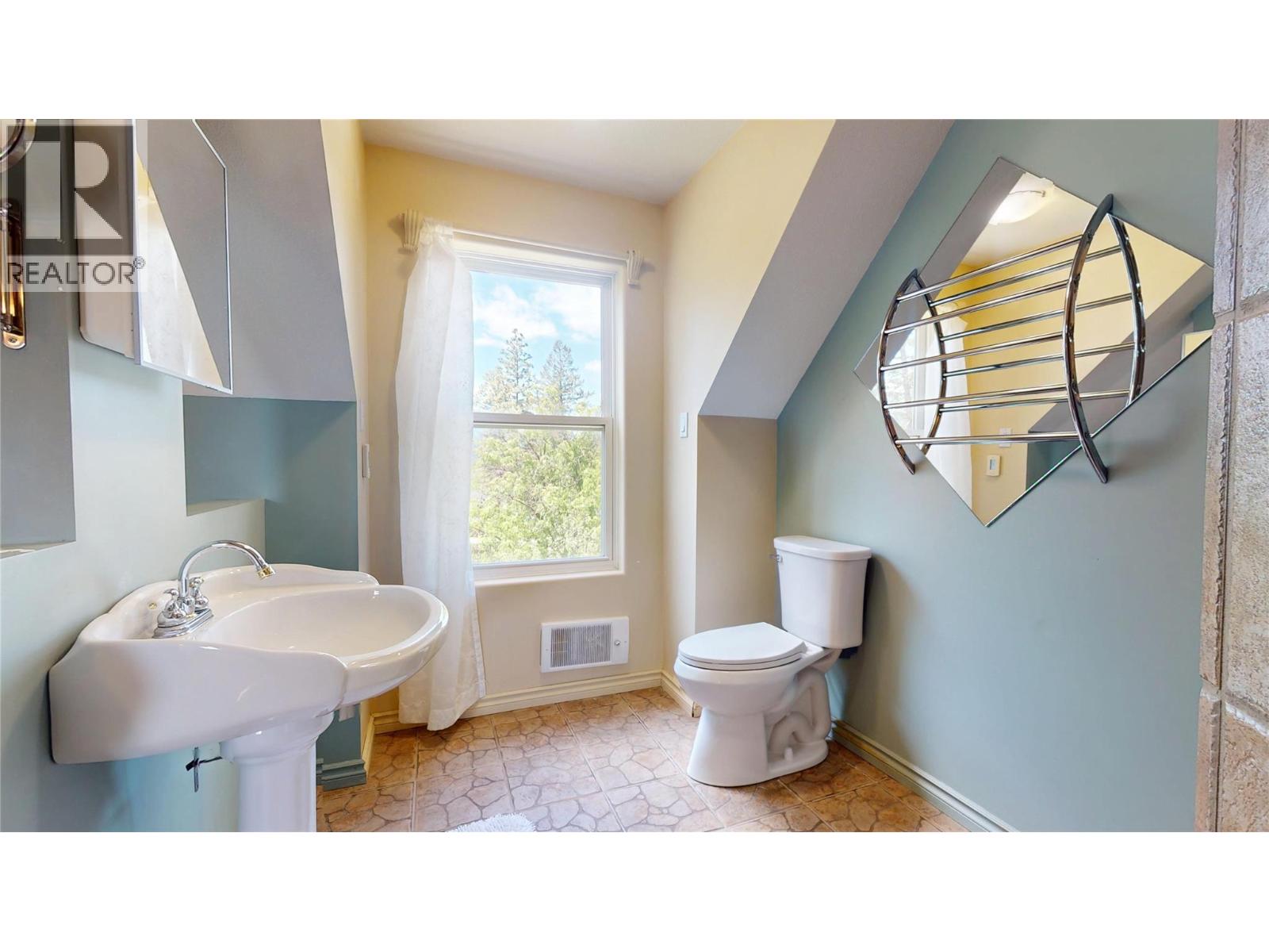 405 30th Avenue S, Cranbrook