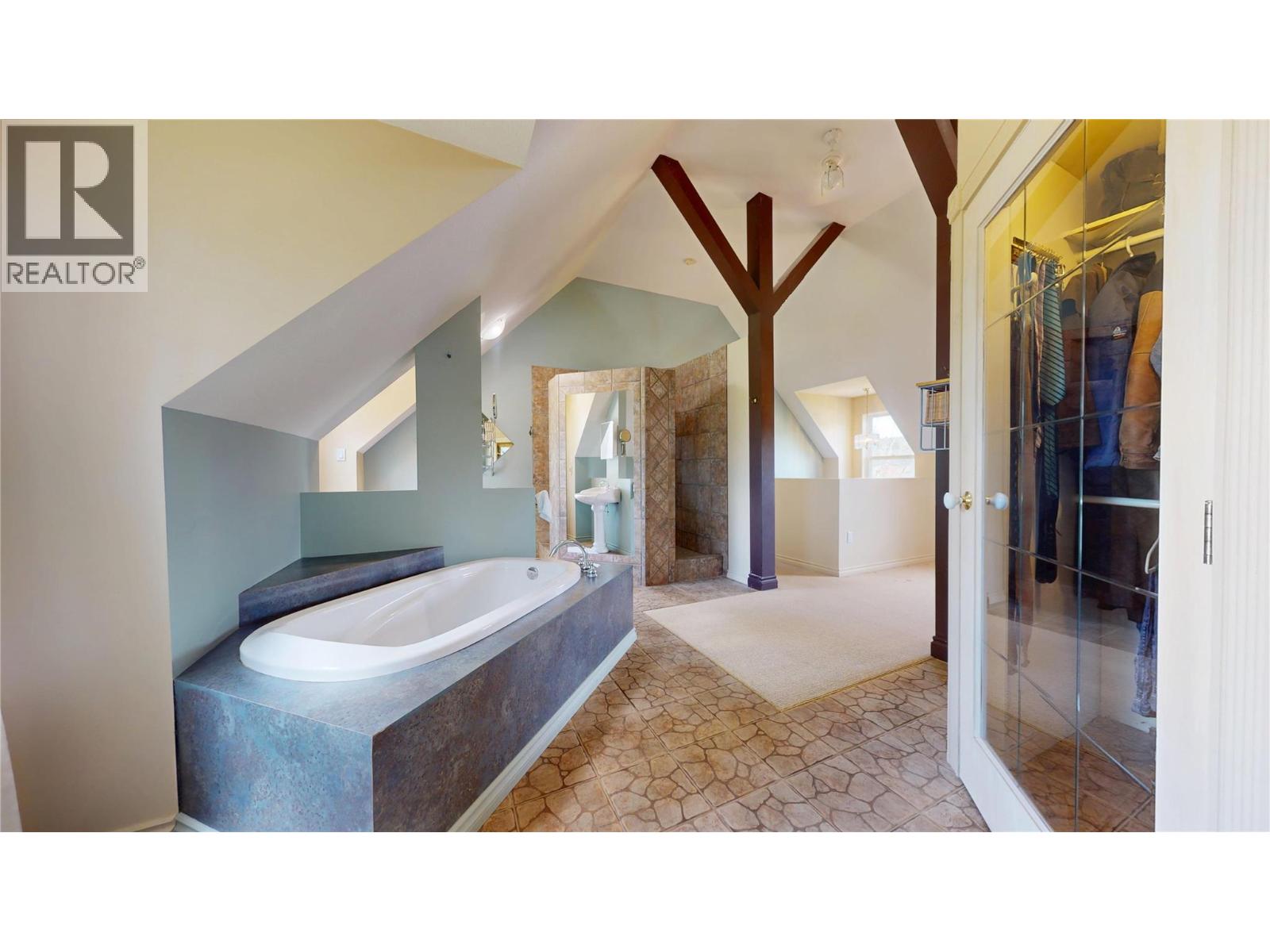 405 30th Avenue S, Cranbrook