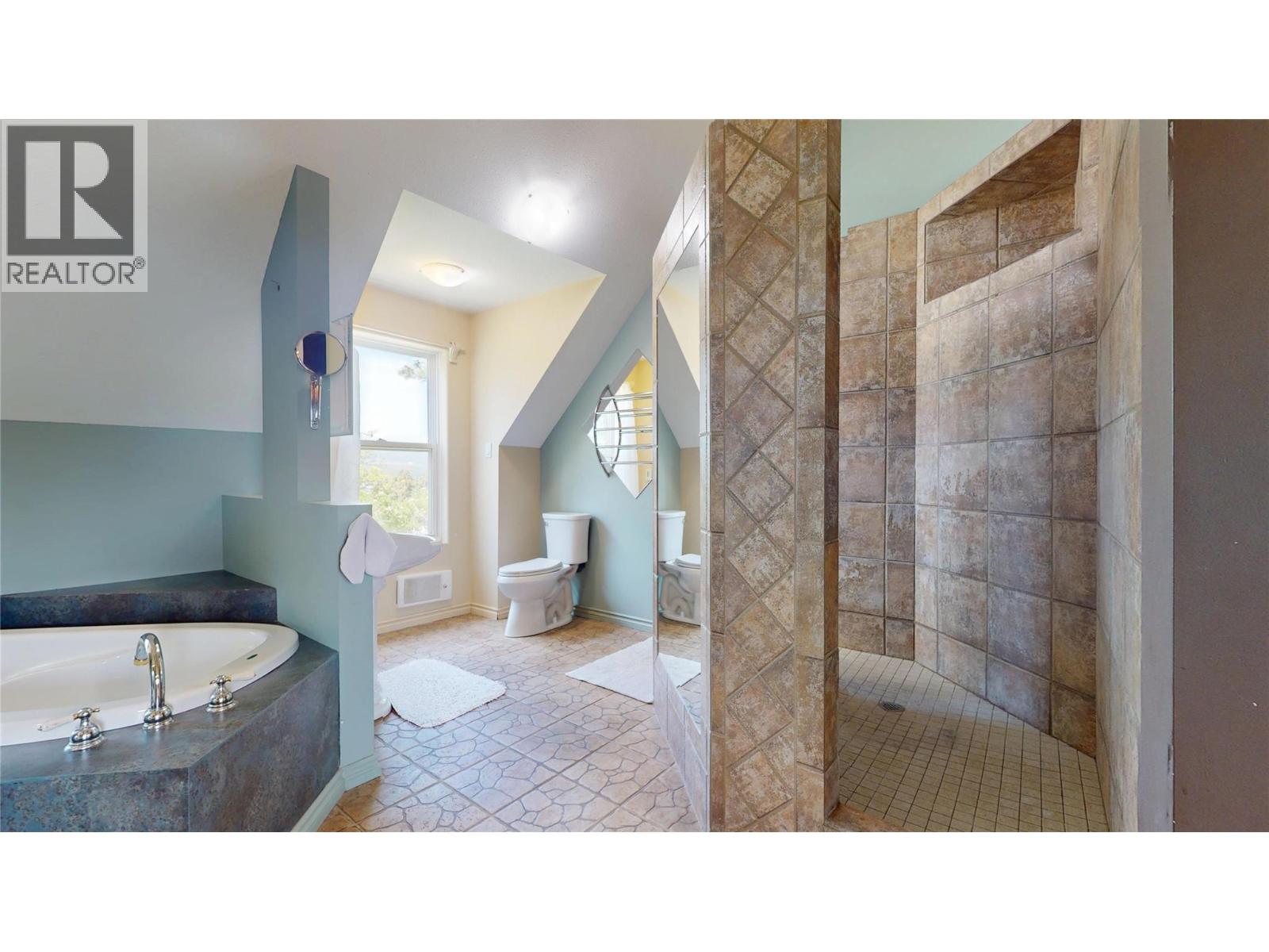 405 30th Avenue S, Cranbrook