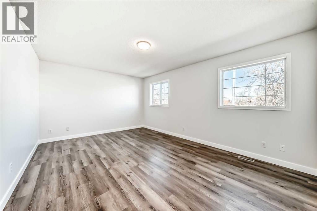 Single Family House for Sale in  Mt Aberdeen Manor SE McKenzie Lake Calgary 