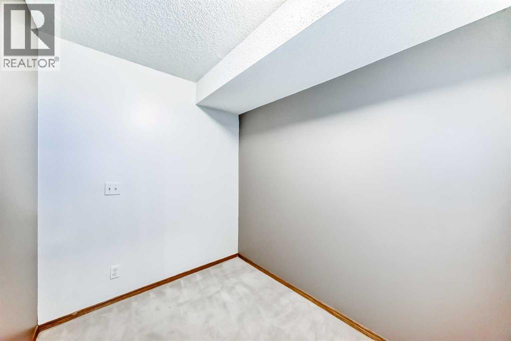 Single Family House for Sale in  Mt Aberdeen Manor SE McKenzie Lake Calgary 