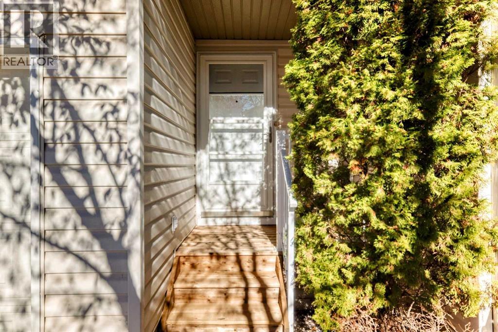 Single Family House for Sale in  Mt Aberdeen Manor SE McKenzie Lake Calgary 