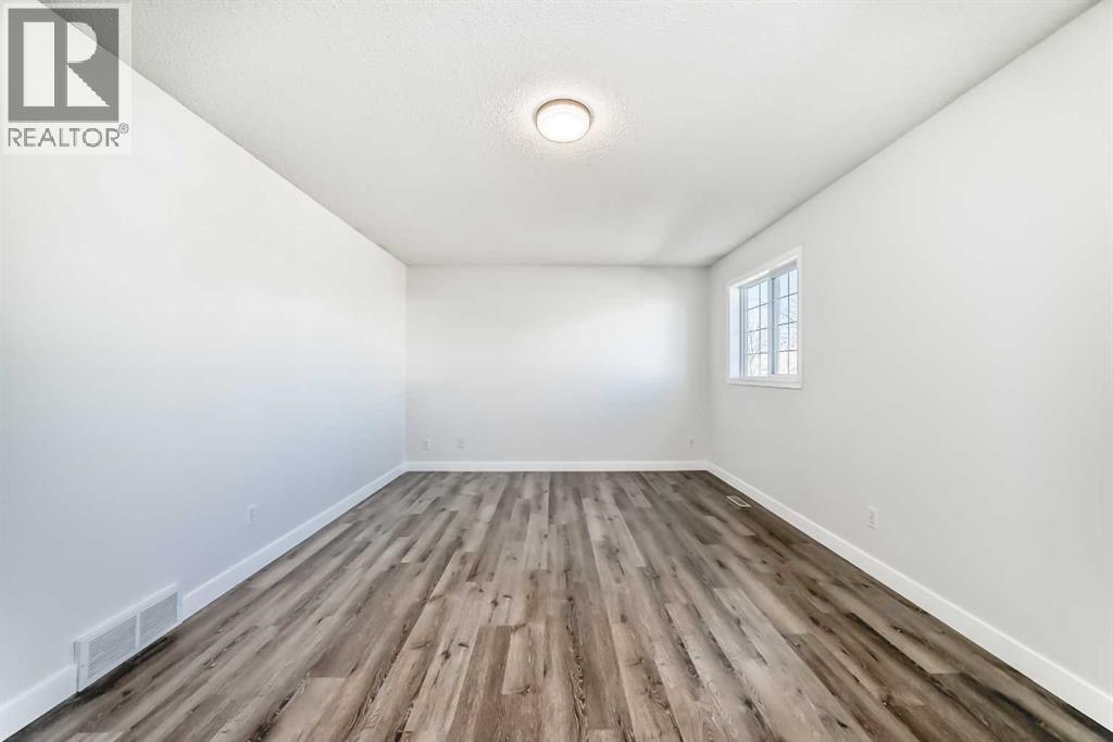 Single Family House for Sale in  Mt Aberdeen Manor SE McKenzie Lake Calgary 