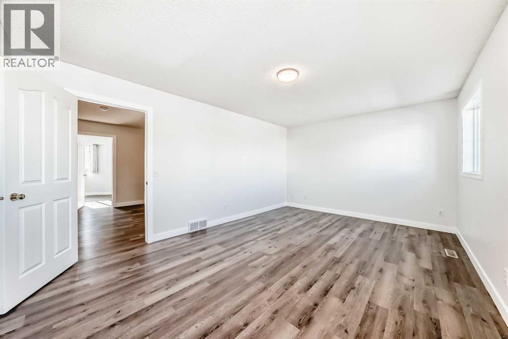 Single Family House for Sale in  Mt Aberdeen Manor SE McKenzie Lake Calgary 