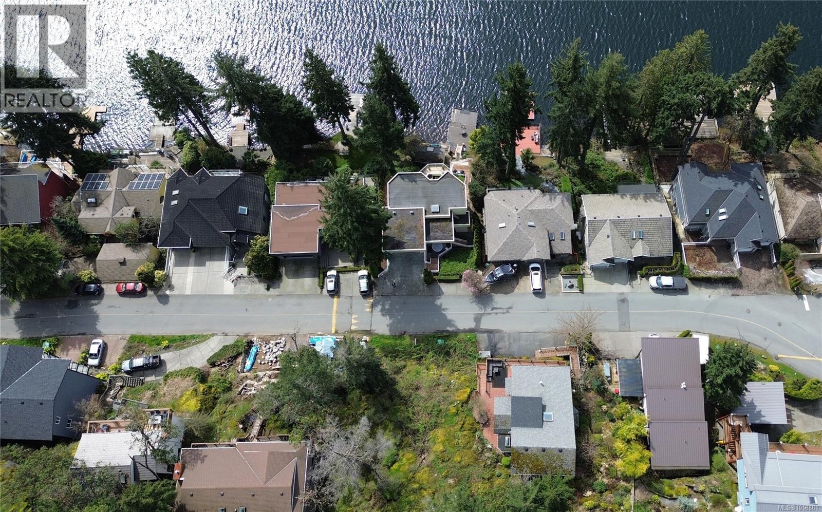 321 WOODHAVEN DR - 6