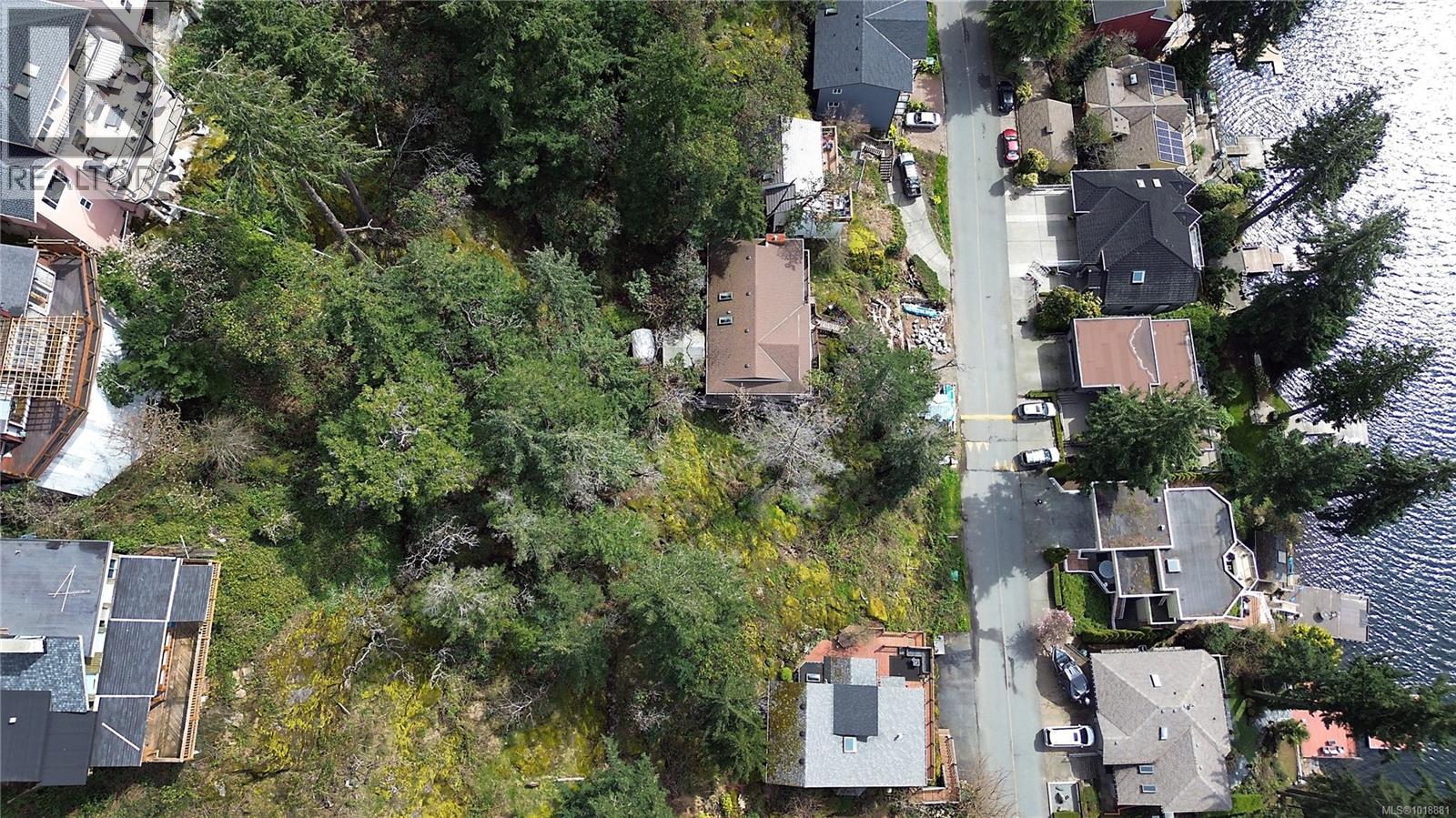 321 WOODHAVEN DR - 8