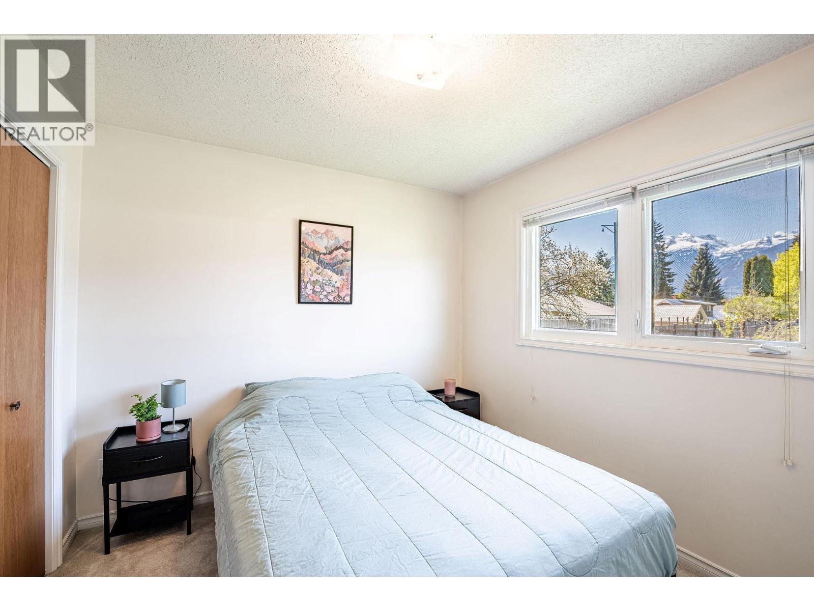 815 Fourth Street E, Revelstoke