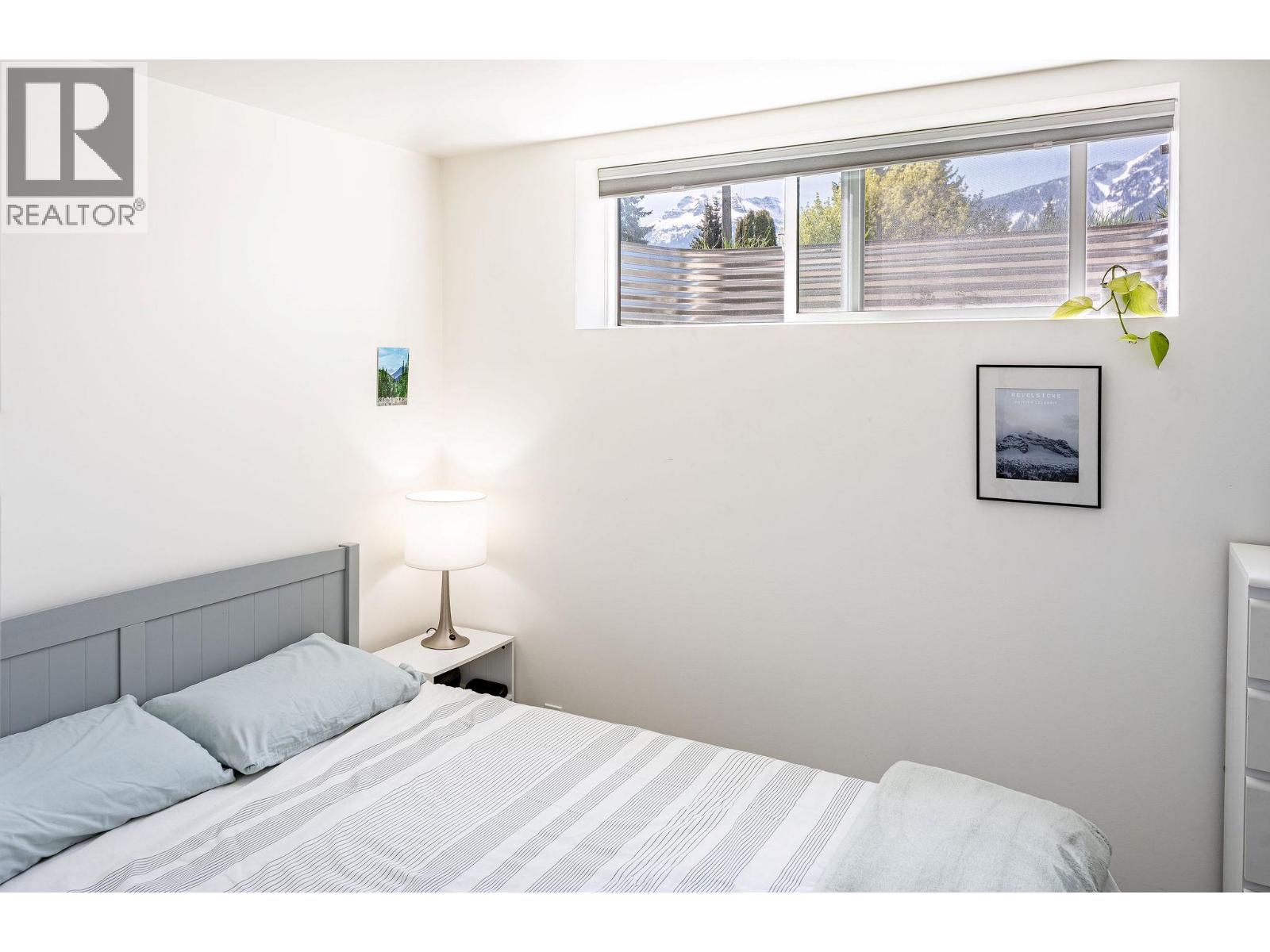 815 Fourth Street E, Revelstoke