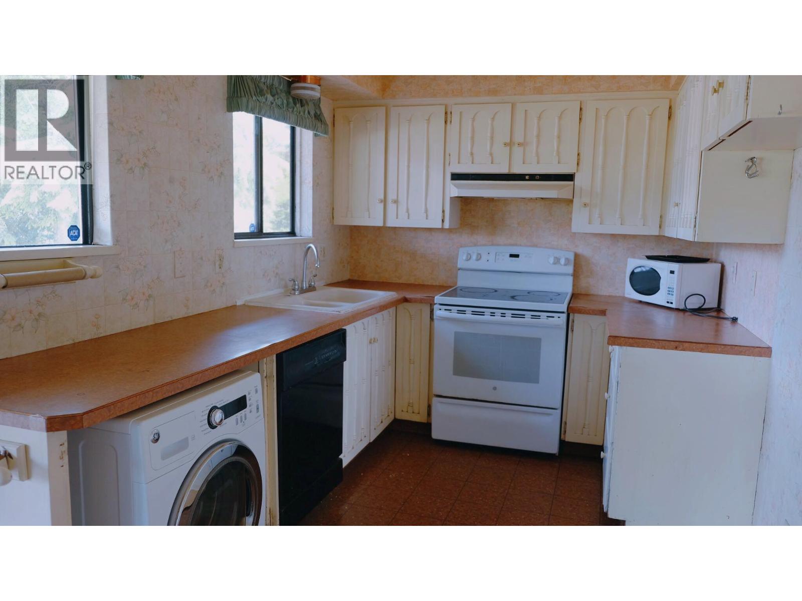 6391 NADINE CRESCENT, Richmond