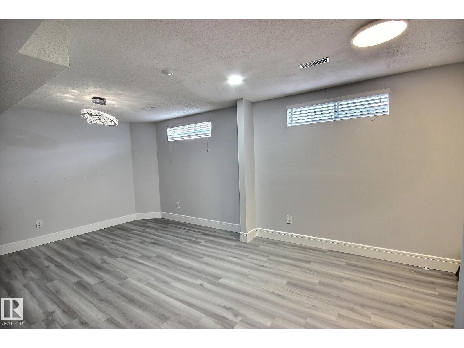 10735 BEAUMARIS RD NW, Edmonton